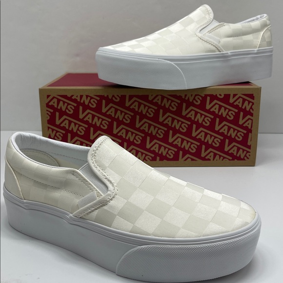 Vans Classic Slip-On Stackform Checkerboard Platform Sneakers Shoe

VN000CN1CJ7 - Picture 1 of 16